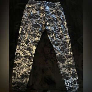 Curves n Combat boots Black Cobra leggings